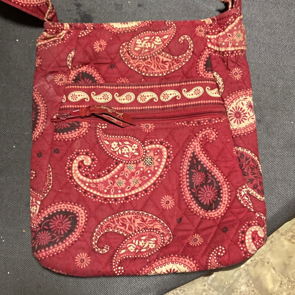 Vera Bradley retired Paisley Red Quilted Women's Bag